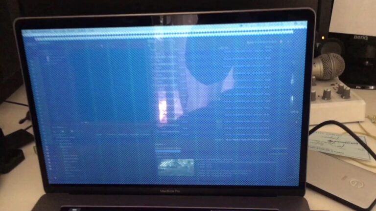 Пользователи новых MacBook Pro жалуются на сбои графики